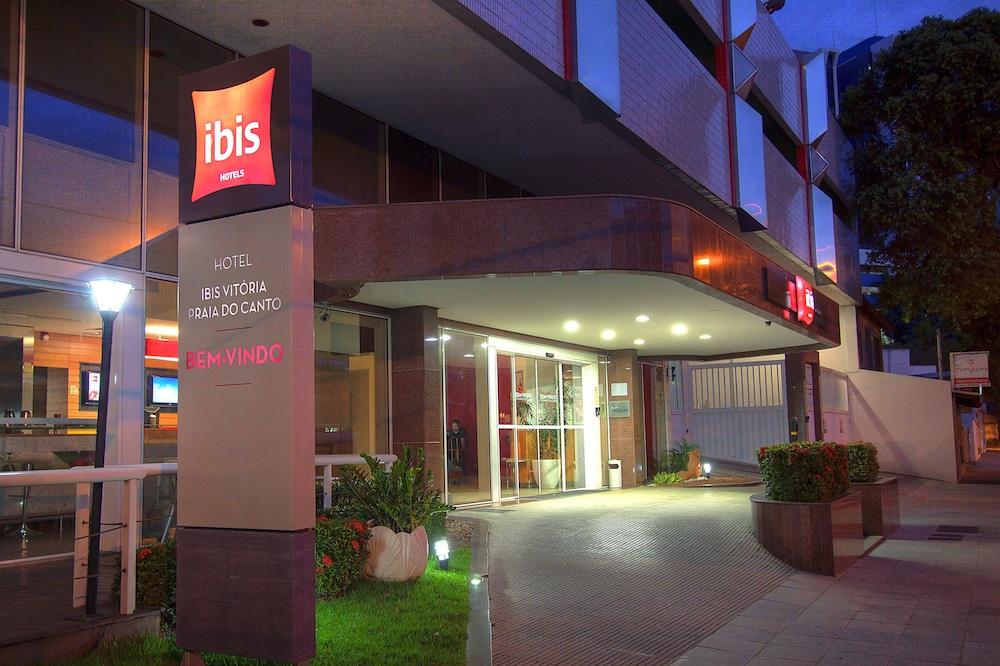 Ibis Vitoria Praia Do Canto Екстериор снимка