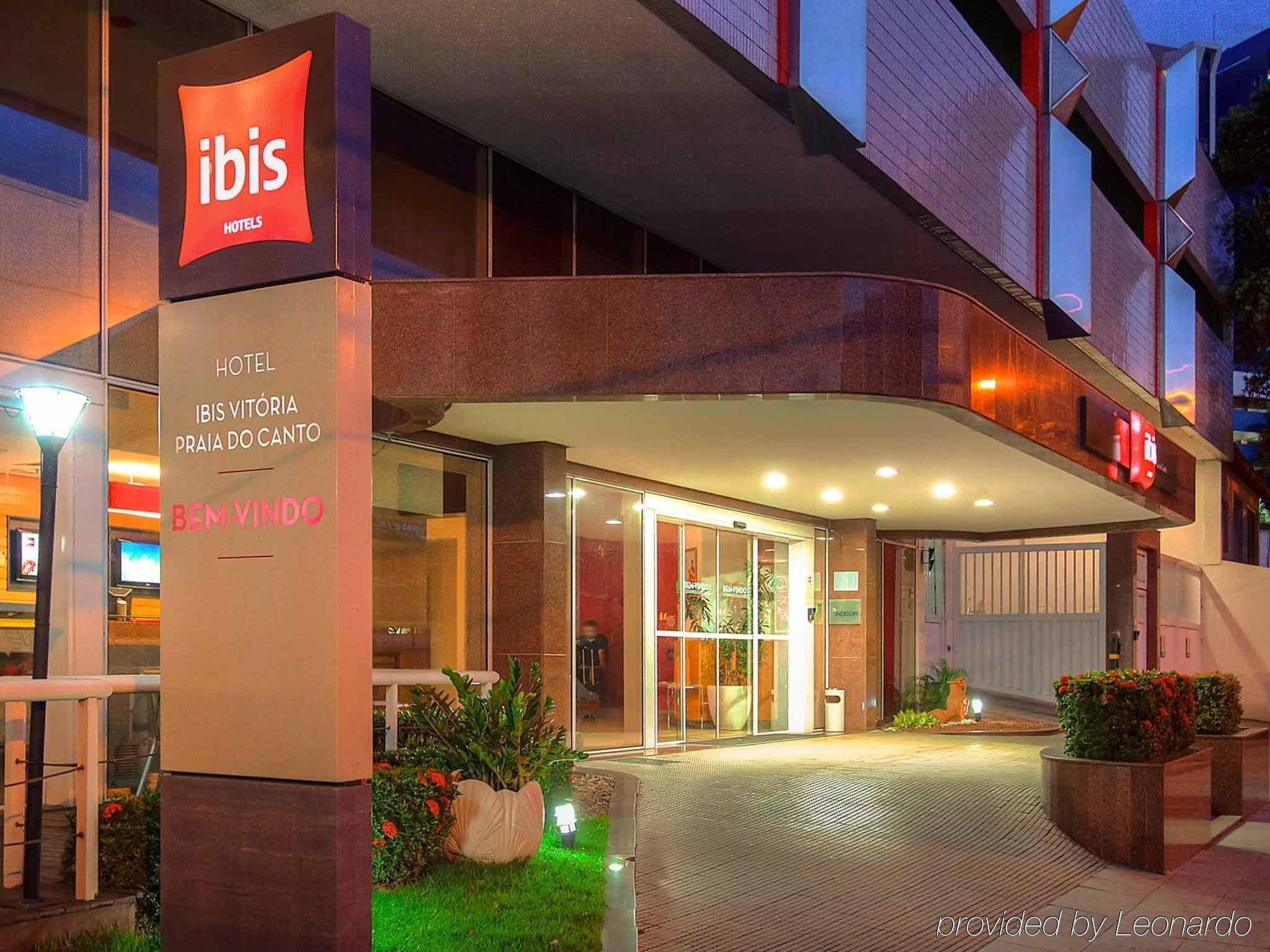 Ibis Vitoria Praia Do Canto Екстериор снимка